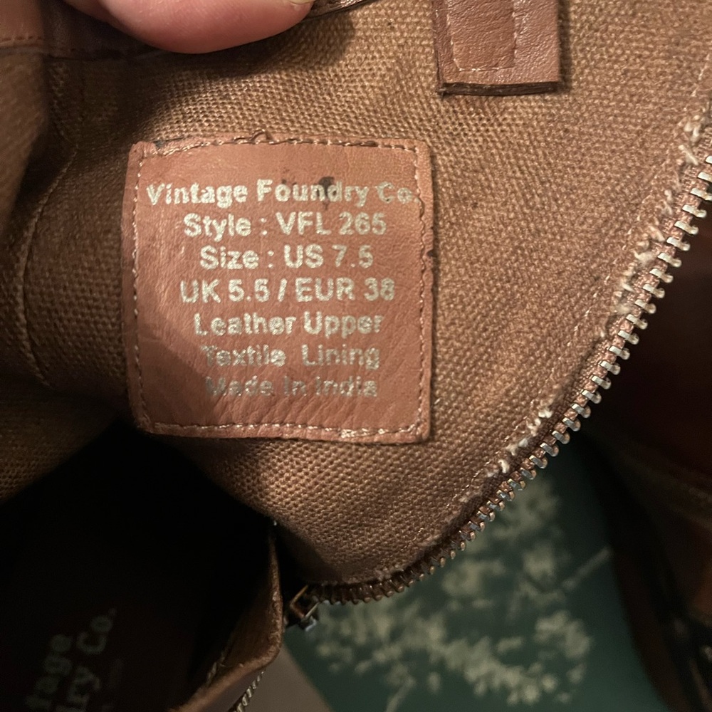 Elegant Brown Leather Ankle Boots - Picture 5 of 5